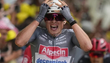Úvodná etapa Tour de France patrila šprintérskemu dojazdu. Prvý triumf oslavoval Belgičan Philipsen