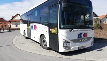Veľká zmena pre cestujúcich na strednom Slovensku. Zrušenie zastávky na frekventovanej ceste pobúrilo ľudí