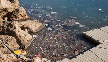 Známy ostrov plný turistov sa topí v odpadkoch. Odborníci bijú na poplach