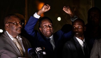 Mugabeho nástupca sa vrátil do vlasti