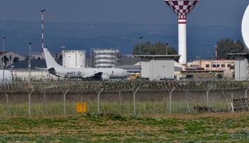 Žiadosť o pristátie sa zamieta. Po Španielsku sa USA otočil chrbtom ďalší spojenec z NATO