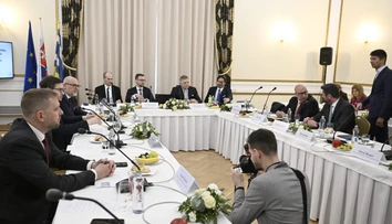 Výjazdové rokovanie za prísnych bezpečnostných opatrení: Vláda zasadá v Smoleniciach