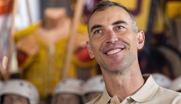 Zdeno Chára plánuje veľkolepú rozlúčku s kariérou. Do Trenčína príde mnoho osobností vrátane Pastrňáka