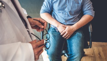 Zadržiavanie moču vám môže spôsobiť vážne zdravotné problémy, varujú lekári