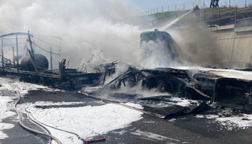 Pred tunelom Branisko horel po nehode kamión, uzatvorili diaľnicu D1