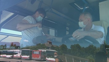 Zatiaľ čo v Nitrianskom kraji prímestská doprava zdražela, susedný Trnavský kraj chystá zľavy