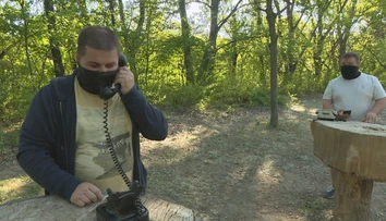 Zručná partia zo Slovenska prerobila staré telefóny na mobily. Pozrite sa, ako fungujú