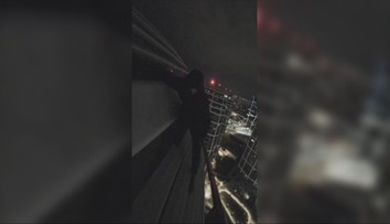 Známy influencer riskoval život v Bratislave. Bez istenia liezol v 100-metrovej výške