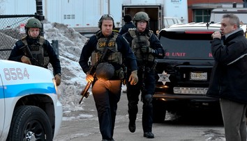 Vyhodili ho, tak spustil streľbu. Dráma v Aurore má päť mŕtvych