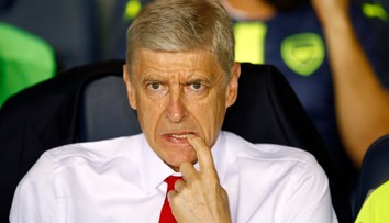 Niekdajší kouč Arsenalu Wenger navrhuje uvoľnenie pravidla o ofsajde