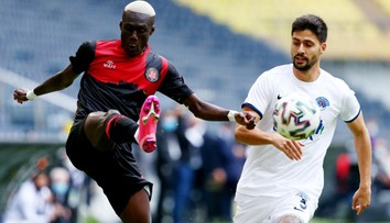 Škandál v Turecku. Po rozsiahlej akcii zatkli dvadsať osôb, medzi nimi je aj spoluhráč Škriniara