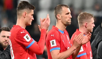 Českí futbalisti sa dočkali odletu z Faerských ostrovov. Budúcnosť reprezentačného trénera je otázna
