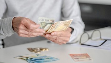 Nepríjemné porovnanie dôchodkov Slovákov. Zo súm, ktoré berú v iných krajinách, sa vám zatočí hlava