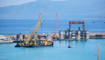 Mala to byť oslava slobody. Pri sicílskom pobreží sa začalo vyzdvihnutie potopenej superjachty Bayesian