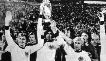 Stavil tisícku, že budeme majstri Európy a skončil šiesty na Zlatej lopte. Zmluvu s Bayernom mu podpísať nedovolili (rozhovor)