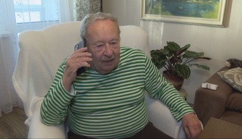 Číslo dôchodcu sa omylom objavilo na internete. Denne mu volajú ľudia, nedajú mu ani spať