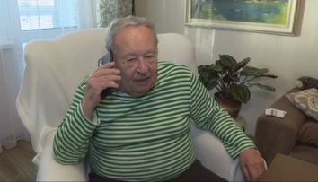 Číslo dôchodcu sa omylom objavilo na internete. Denne mu volajú ľudia, nedajú mu ani spať