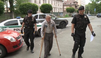 Dôchodca dobodal svoju 25-ročnú manželku