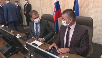 Podnikatelia majú zaplatiť štátu za rodné čísla, ktoré im sám pridelil