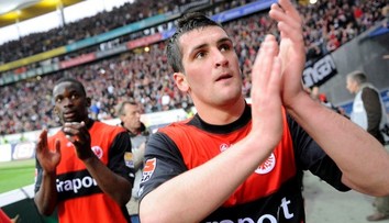 V Bundeslige sa uviedol hetrikom, potom nasledoval strmý pád. Niekdajší český klenot dostal alkohol na dno