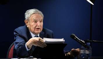 Ako malý sa za majetok hanbil, teraz je jeho správcom. George Soros odovzdal impérium svojmu synovi