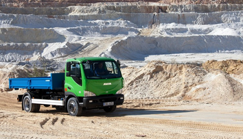 Avia sa vracia na cesty. Obnovia aj jej tradičné logo