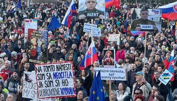 Ľudia opäť vyšli do ulíc. Na protest v Bratislave prišlo zhruba 10-tisíc ľudí