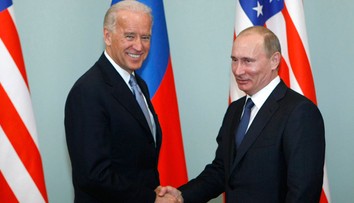 Kremeľ signalizuje možný júnový summit Bidena a Putina