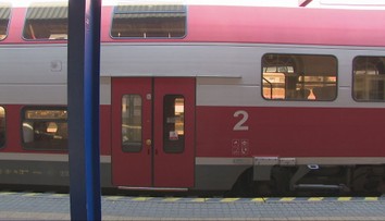 Veľká zmena na železnici vyvolala odpor. Obec pri Bratislave nechce prísť o vlakovú zastávku