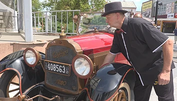 Kúpil ho ako vrak, dnes je jediný v takomto stave na svete. Na Zemplíne obdivujú automobilový unikát