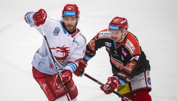 „Slovenské“ finále v Česku odštartovali lepšie Pardubice. Třinec musí v domácich súbojoch zabrať