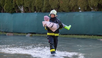Ľuďom v Sliači musia nosiť ohrievače. Situácia je v meste stále vážna