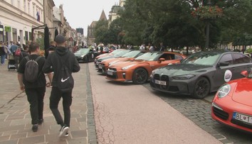 Tri dni, sedem miest a 37 luxusných športových áut. V Košiciach odštartovalo charitatívne rally