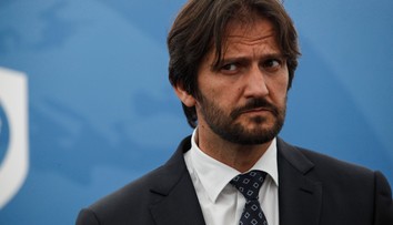 Asistent poslanca SaS prezeral Kaliňákov účet. Vraj to bol akt vlastenectva