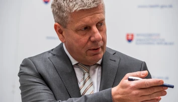 Lengvarský pred odchodom podpísal usmernenie na zmenu pohlavia. Matovič s Majerským zúria