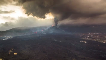 Po najnovšej erupcii sopky na La Palme hlásia extrémne zlú kvalitu vzduchu
