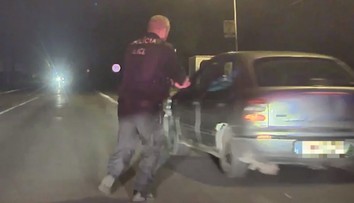 Postrelená žena leží v umelom spánku. Jej stav je vážny