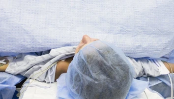 Žena bola 17 minút mŕtva. Odhalili, že trpí vzácnym ochorením, no dnes opäť športuje a vychováva syna