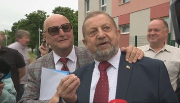VIDEO: Štefan Harabin po oslobodzujúcom rozsudku rapoval a tancoval