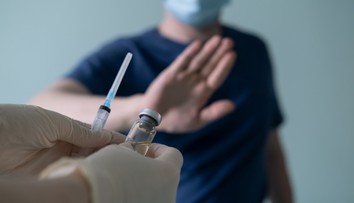 Očkovanie proti covidu rozhádalo mnohé rodiny. Čo robiť, ak blízki odmietajú vakcínu?