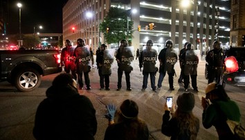 Kauza Floyd: Jeden mŕtvy pri streľbe z vozidla na dav protestujúcich v Detroite