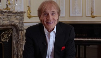 Princ romantiky, ktorého koncerty sú nezabudnuteľným zážitkom, mieri do Bratislavy