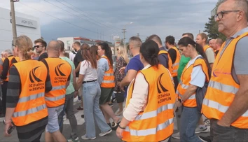Zablokovali cestu v čase dopravnej špičky. Na Zemplíne ľuďom dochádza trpezlivosť