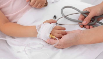 Dievčatá skončili po kúpaní v nemocnici. Vo vode sa mali nakaziť nebezpečnou baktériou