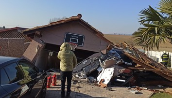 Pri výbuchu propán-butánovej fľaše vo Veľkých Ripňanoch sa zranil muž. Popáleniny má na tretine tela