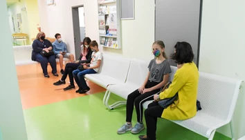 Európou sa rýchlo šíri vírusové ochorenie. Nakaziť sa môžete, aj keď chorý už nie je v miestnosti