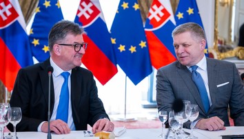 Miroslav Lajčák ostáva poradcom Roberta Fica. Premiér tvrdí, že neurobil nič, čo by ho nútilo ho odvolať