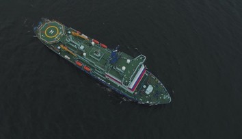 Rusko ukázalo pýchu svojho námorníctva. Ľadoborec Arktika vyplával na testovaciu jazdu