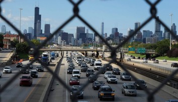 Nové pravidlá víz v USA? Trump chce sprísniť podmienky pre študentov aj novinárov