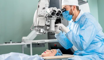 Zbaví vás laser okuliarov navždy? Primár vysvetľuje, kedy sa môžu dioptrie opäť objaviť